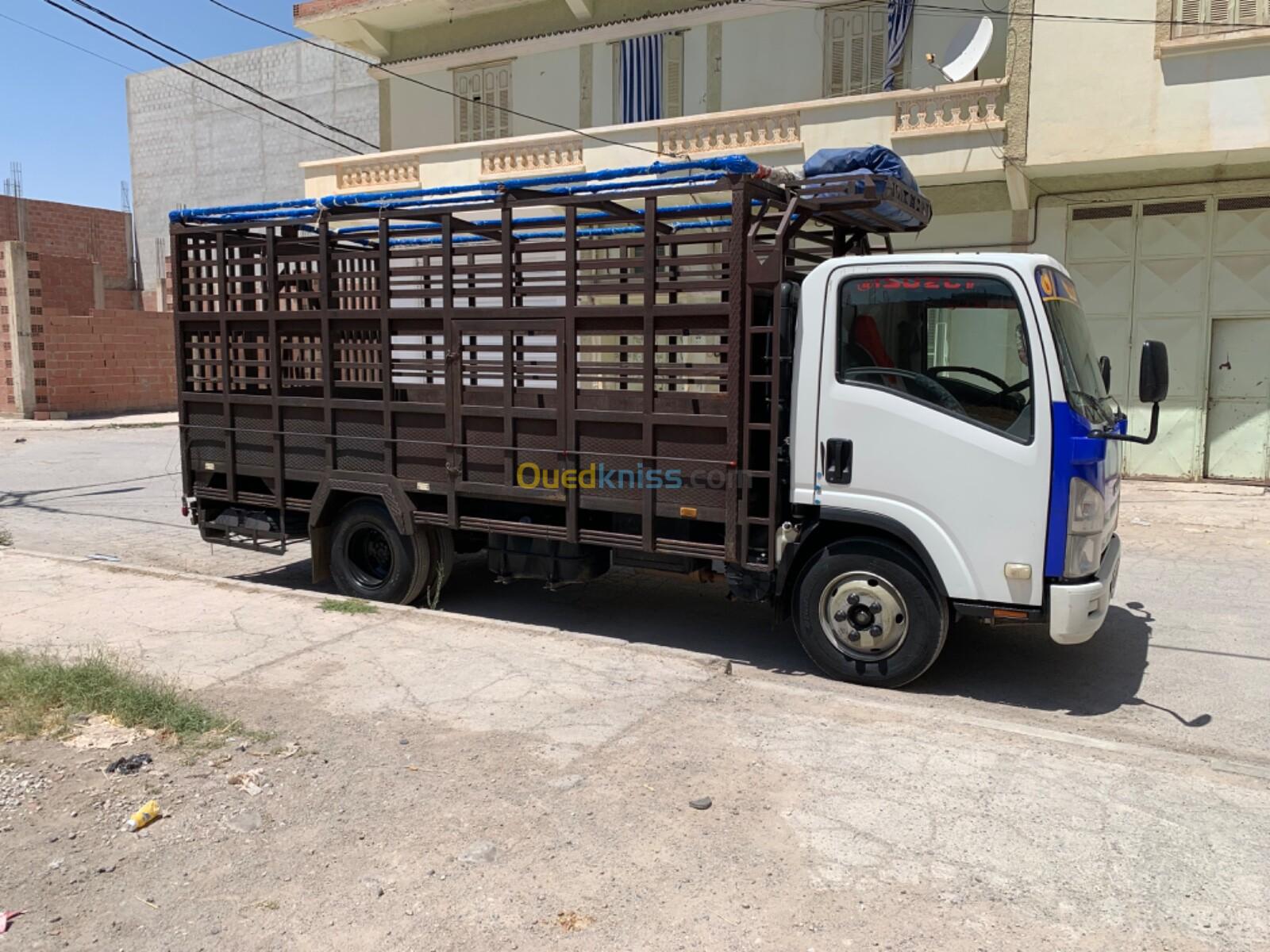 Isuzu Npr 2013