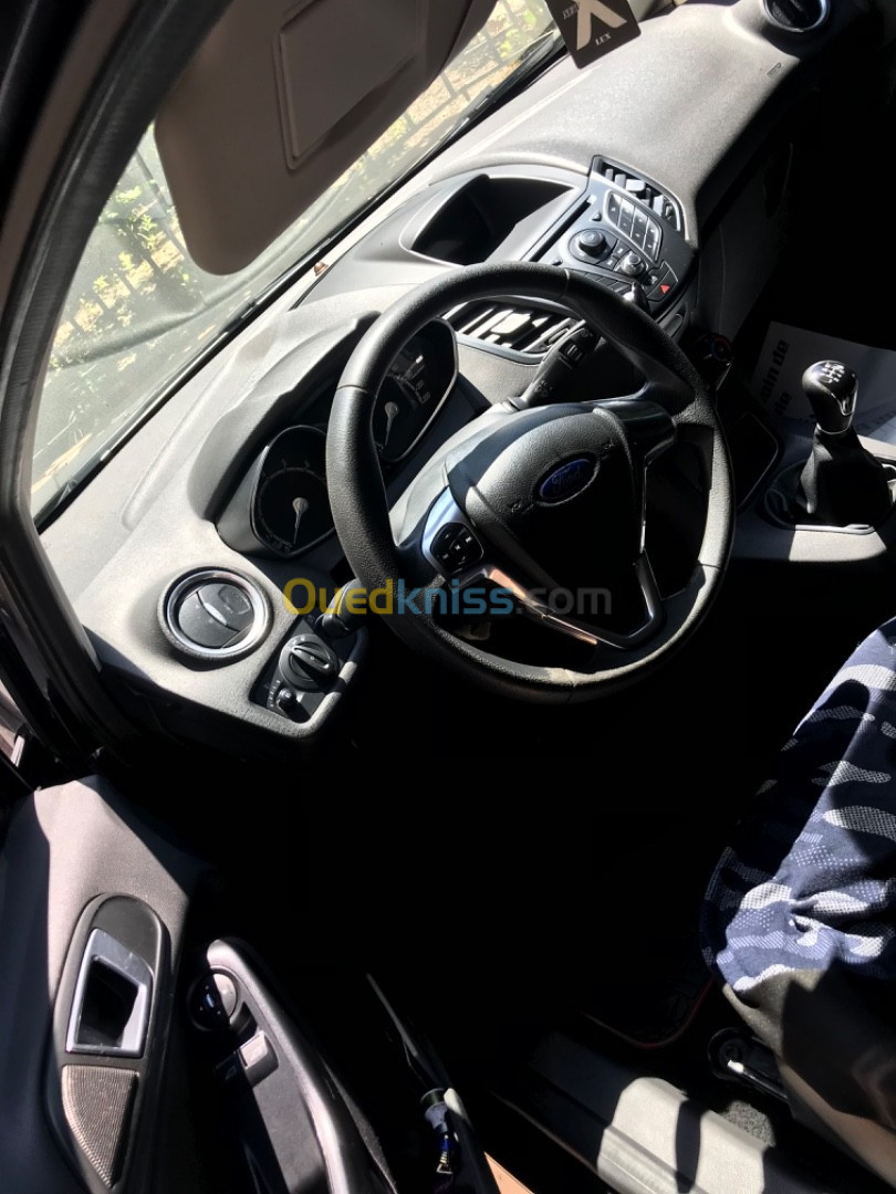 Ford Fiesta 2015 Titanium 