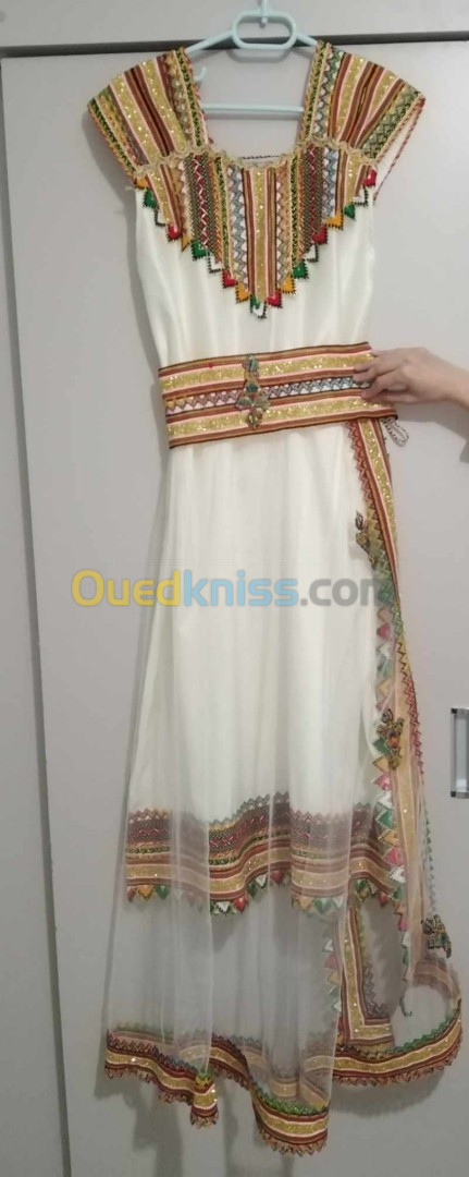 Robe kabyle moderne 2019 pour jeune fille sale