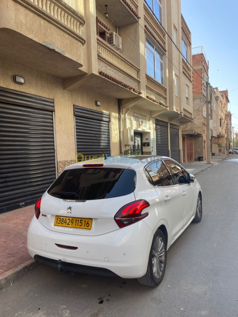 Peugeot 208 2015 Allure Facelift