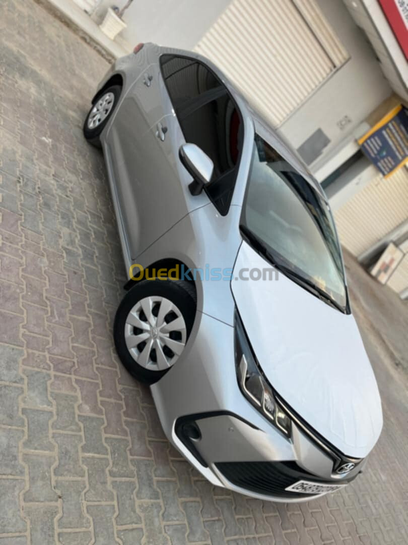 Toyota Corolla 2023 Corolla 1.6 8 rabor