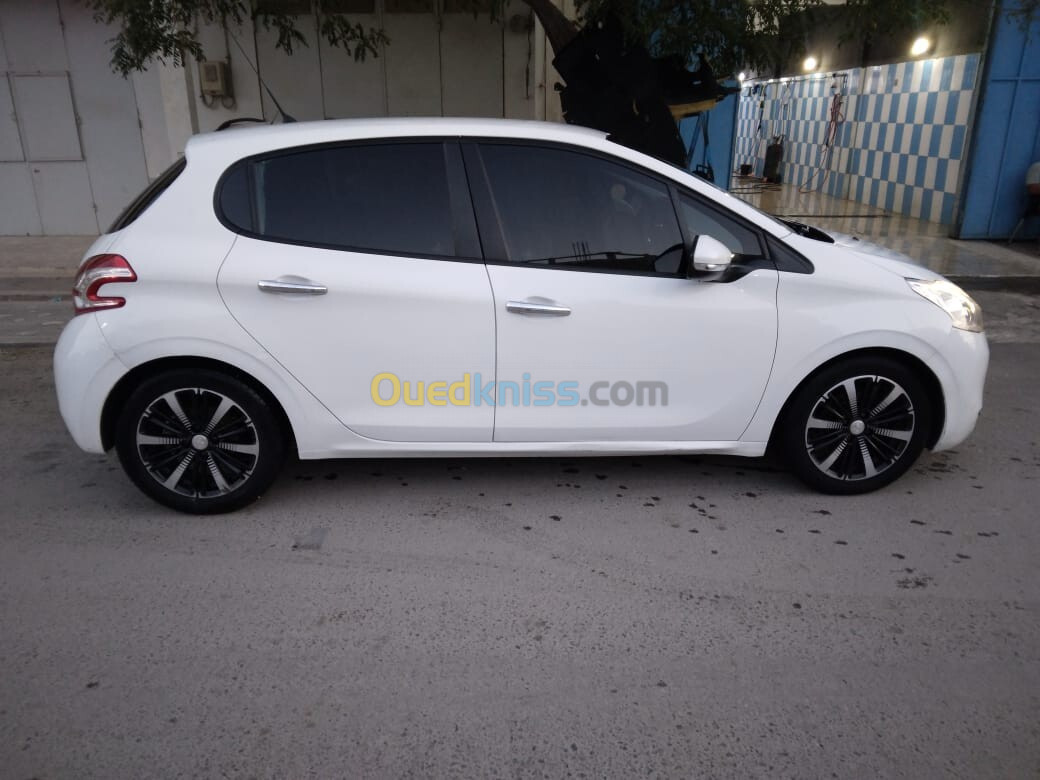 Peugeot 208 2015 Active