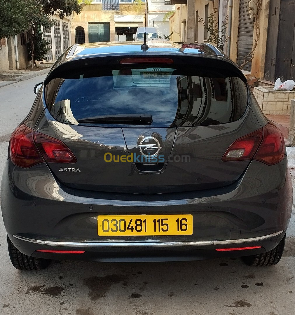 Opel Astra 2015 COSMO