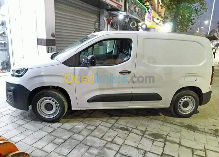 Fiat Doblo 2023 Doblou