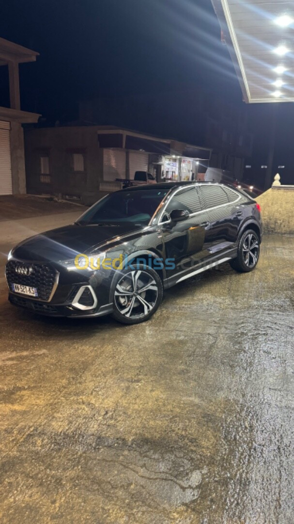 Audi Q3 2023 Black crono