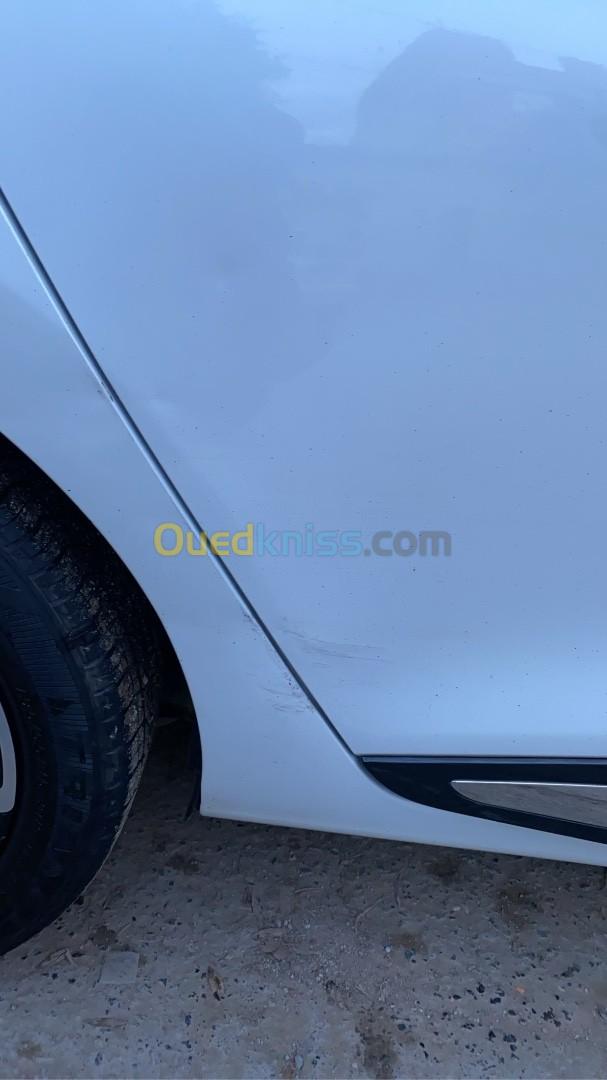 Renault Clio 4 2019 Limited 2