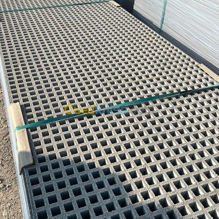 Caillebotis en PRV maille 30x30 hauteur 30, dim: 1000x2000 / PRV Grating 30x30 mesh height 30