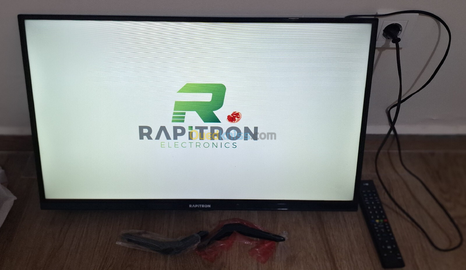 Deux TV 32 inch. ( Smart Rapitron & Brant)