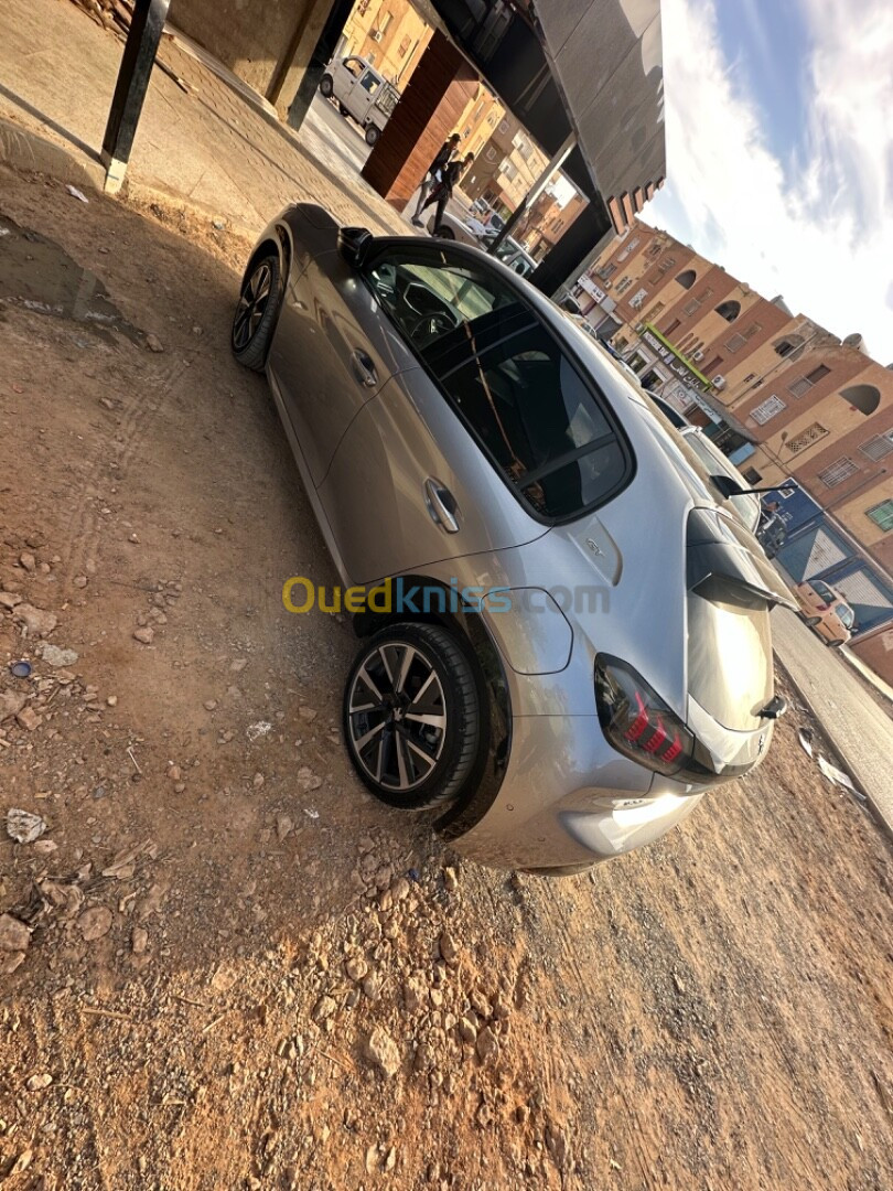 Peugeot 208 2023 Gt