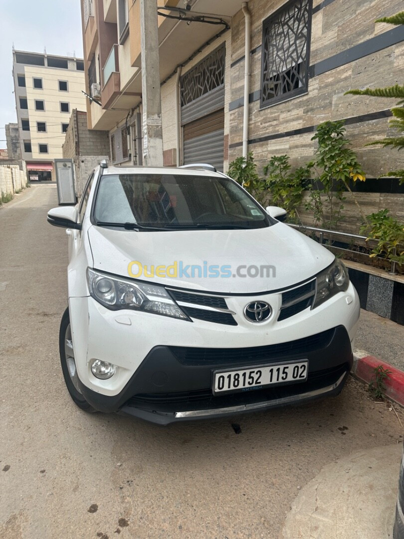 Toyota RAV4 2015 Premium