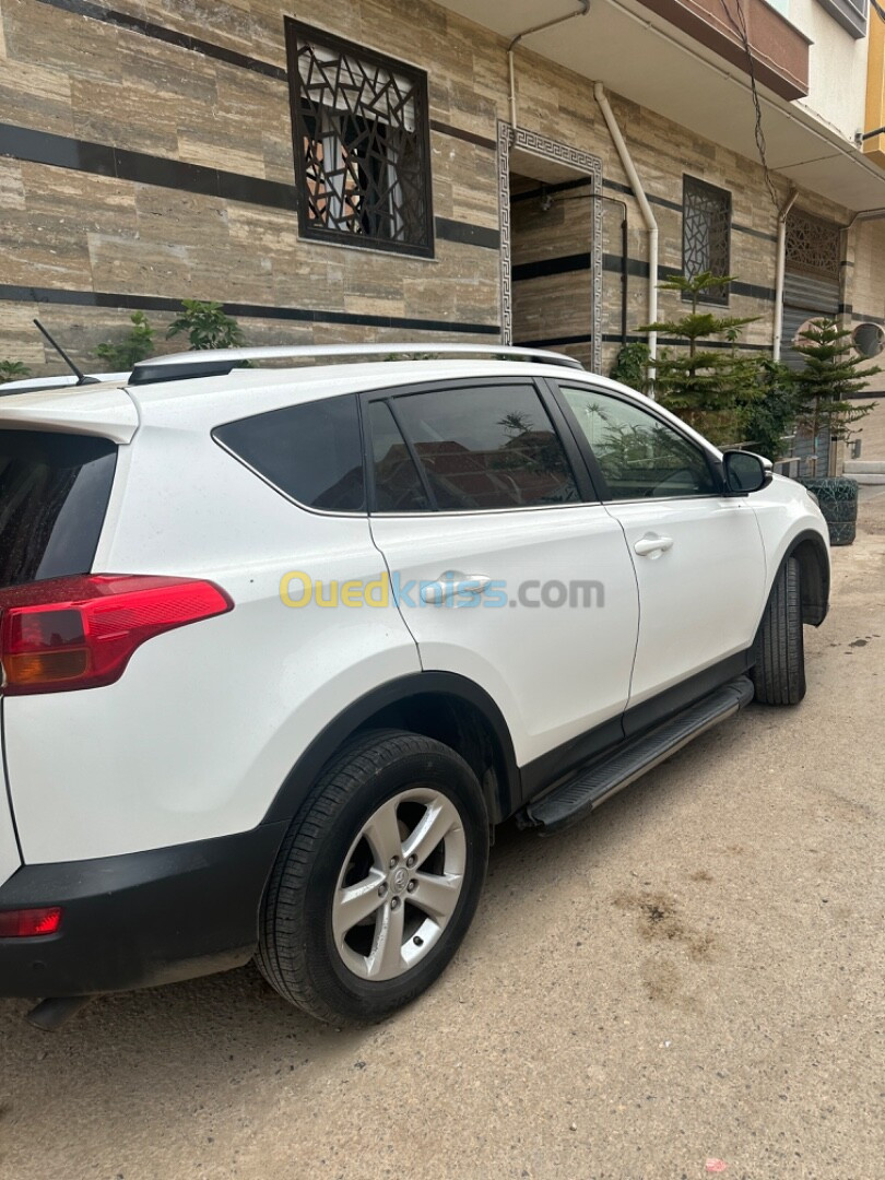 Toyota RAV4 2015 Premium