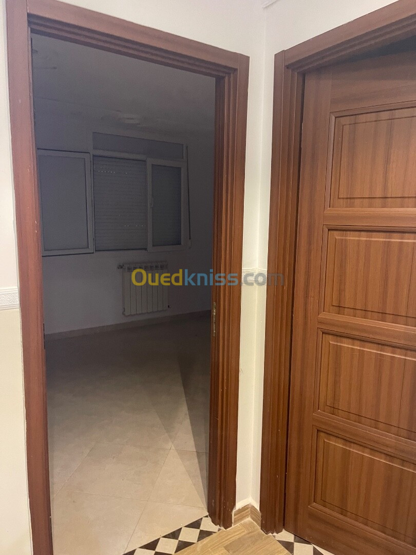 Location Appartement F4 Alger Draria