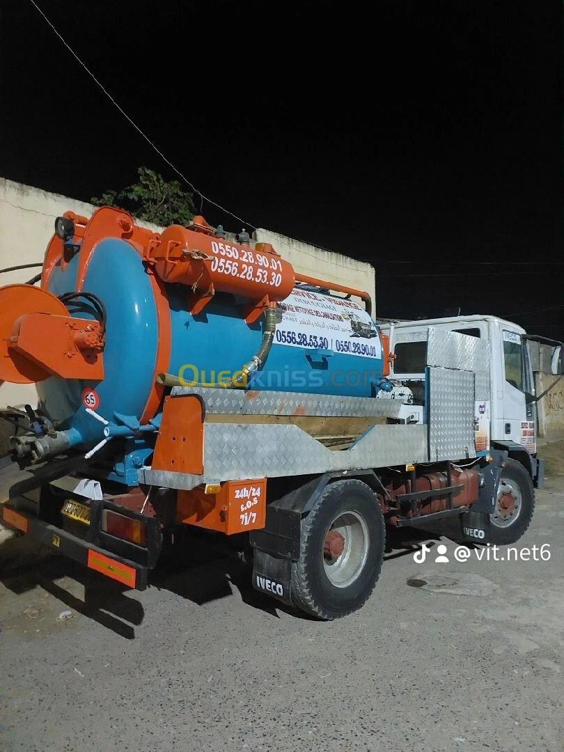 Camion hydrocureur vidangeur débouchageur