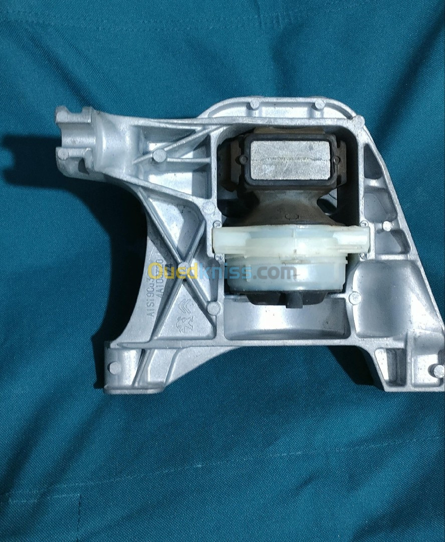 Support moteur Peugeot 308 HDi 120