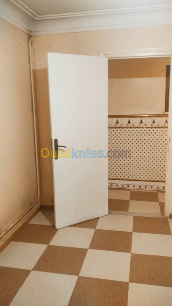 Location Appartement F4 Alger Said hamdine