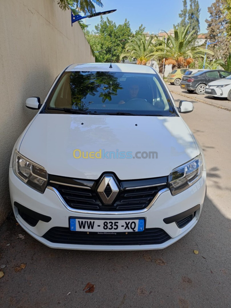 Renault Logan 2023 La bas