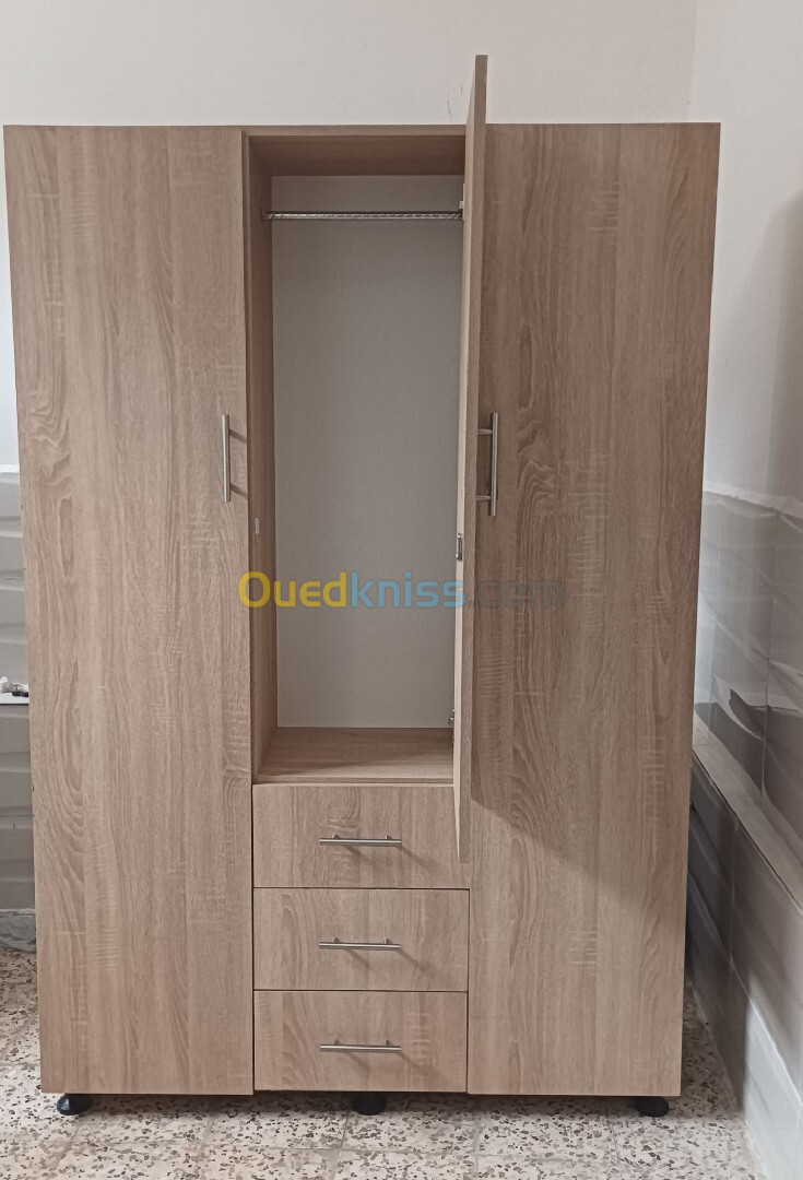 Armoire 3 port حاجة شابا مافيها حتي بروبلام مرحبا بكم   (جديدة غير مستعملة)