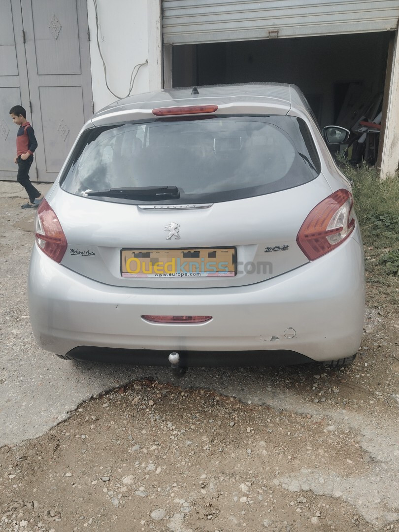 Peugeot 208 2015 Active Facelift