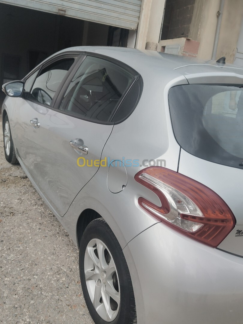 Peugeot 208 2015 Active Facelift