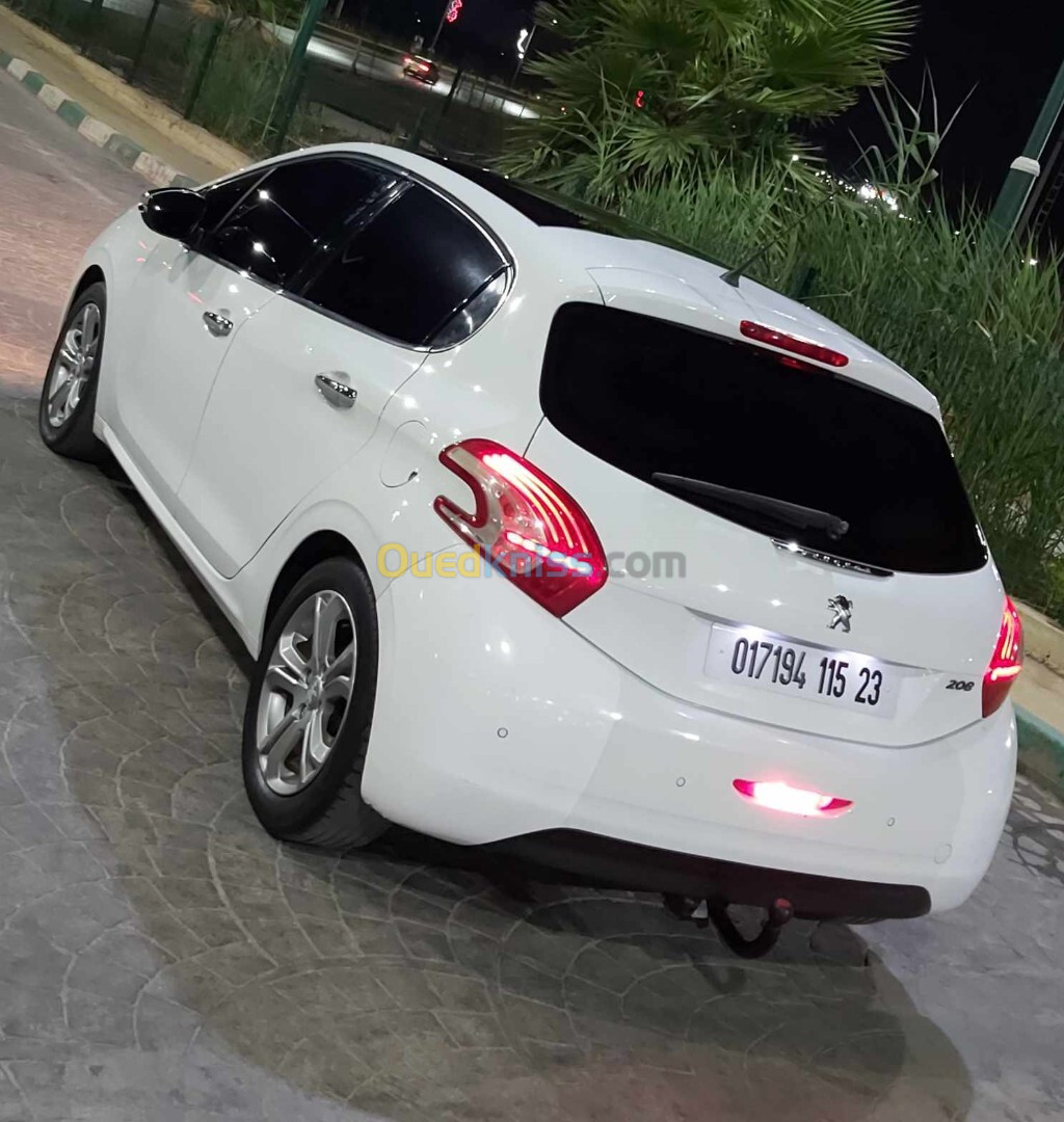 Peugeot 208 2015 Allure