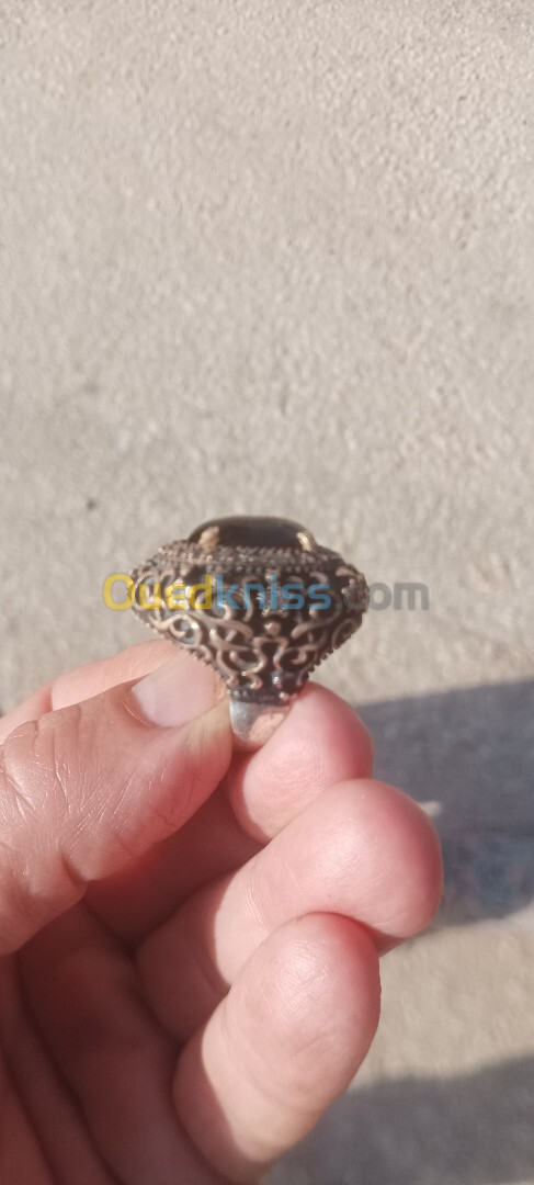 Vente une ancienne bague sertie en diamant 