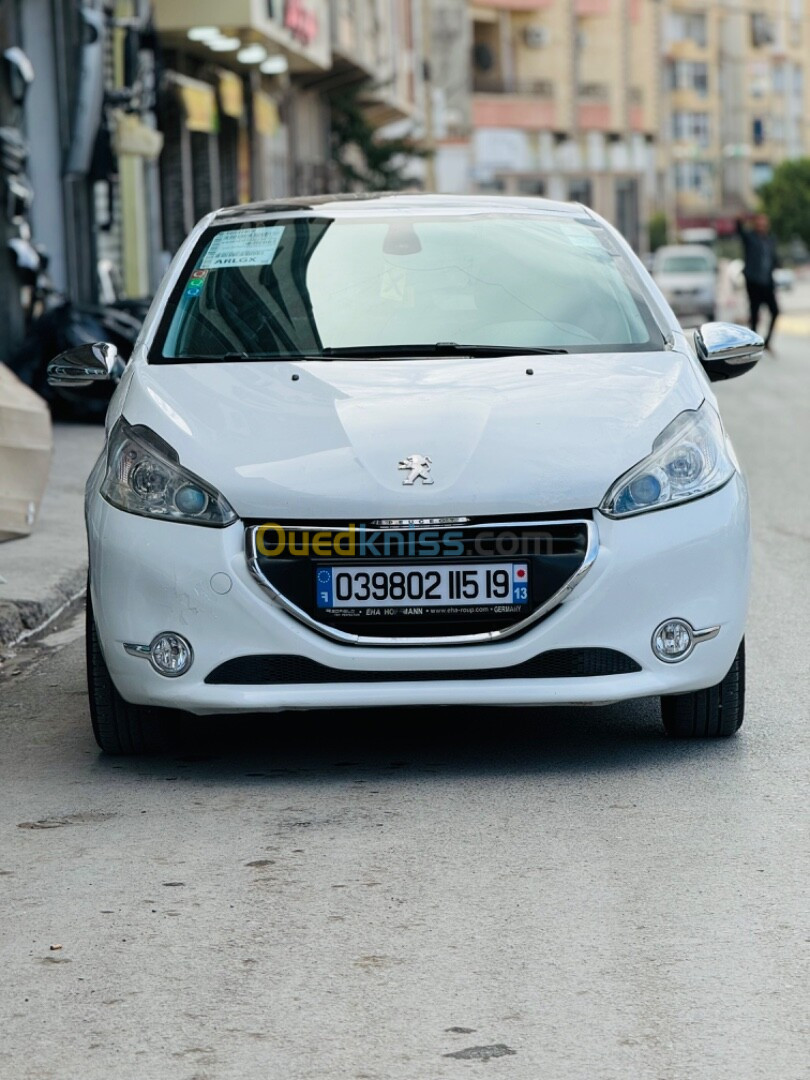 Peugeot 208 2015 Allure