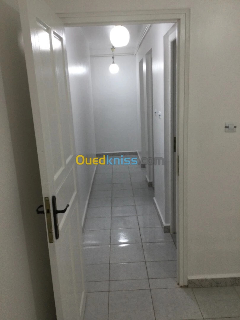 Location Appartement F3 Alger Ain benian