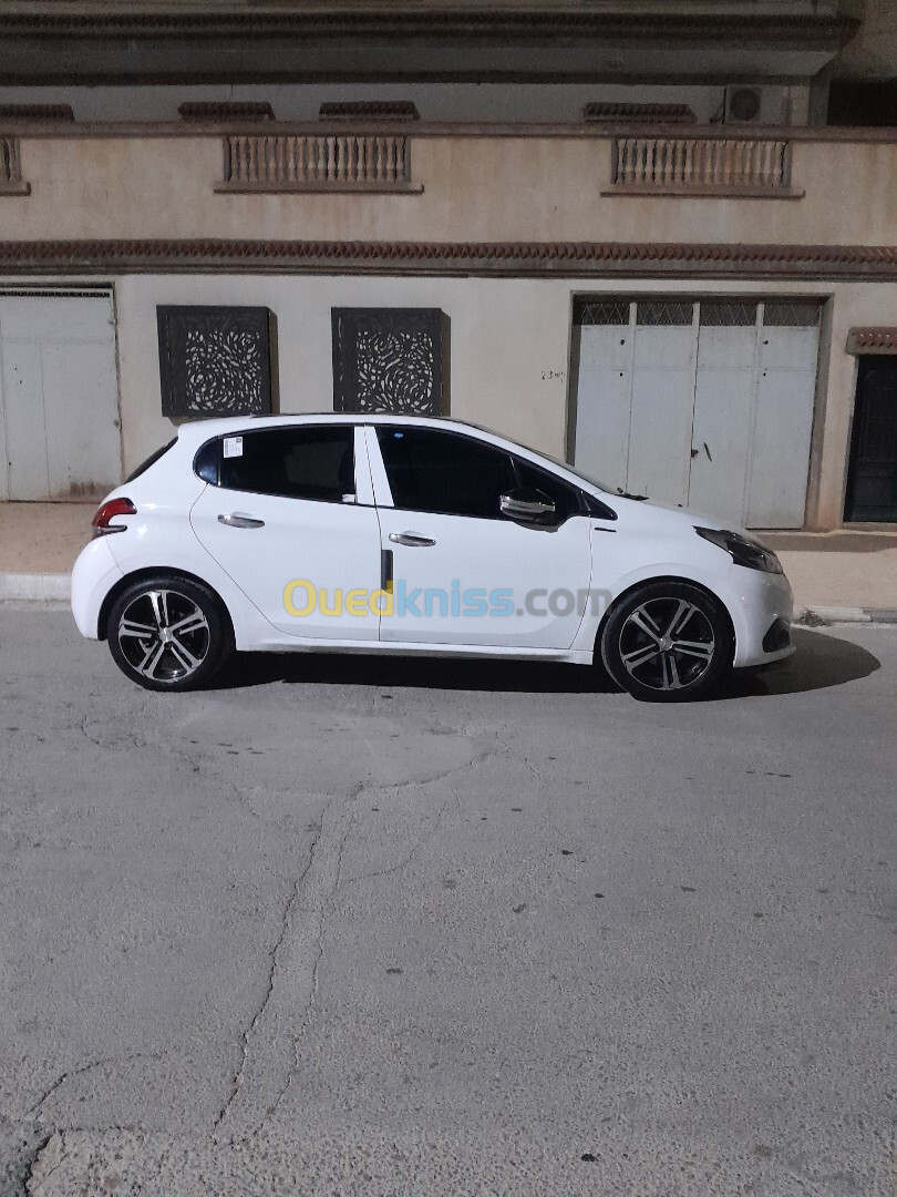 Peugeot 208 2017 