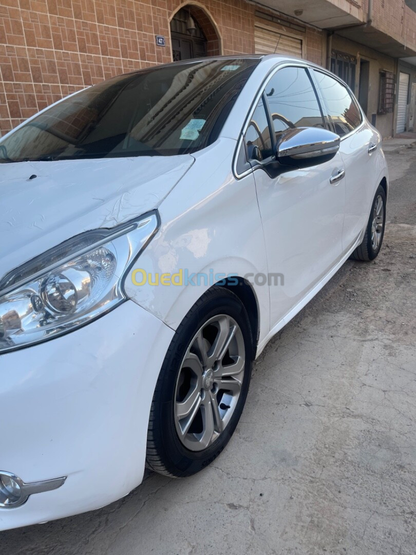 Peugeot 208 2014 Allure