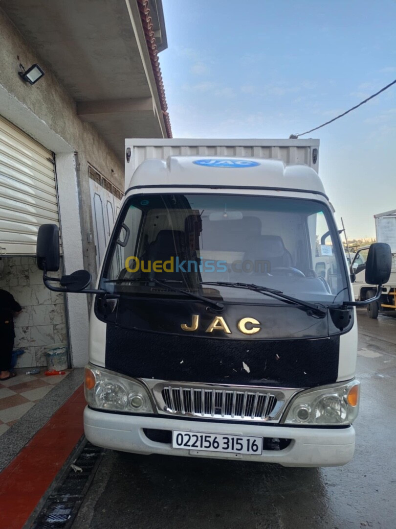 JAC Conteneur 1040 2015