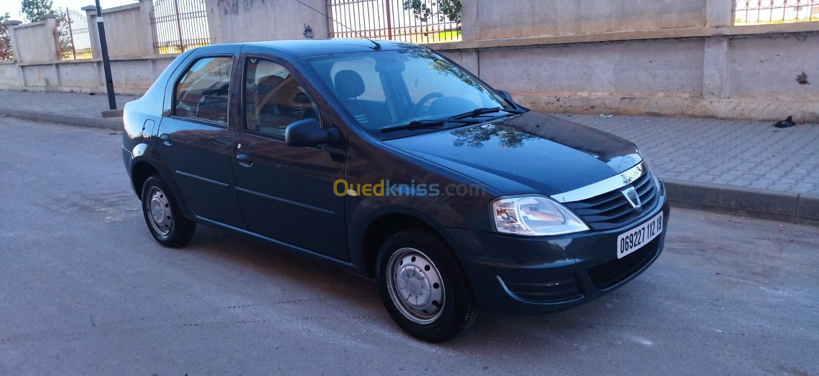 Dacia Logan 2012 لوقان