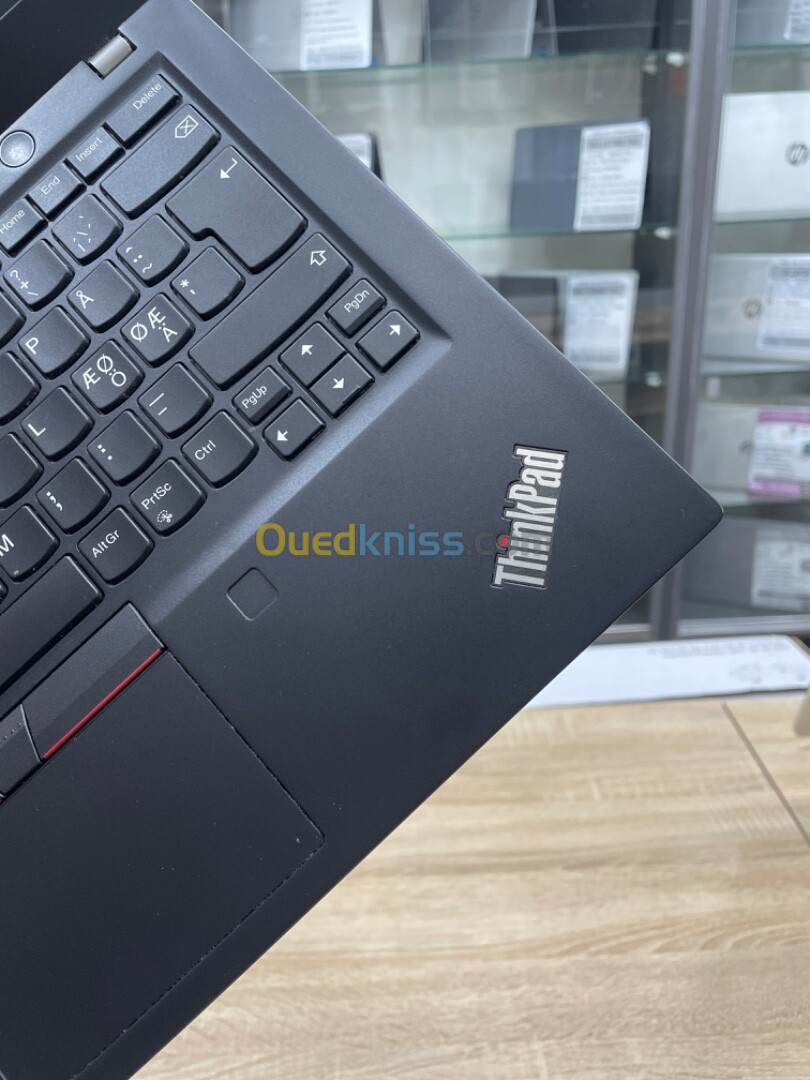 Lenovo ThinkPad T490S i5-8265U/256ssd-8ddr4/14Pouce FHD / Intel Graphique UHD 