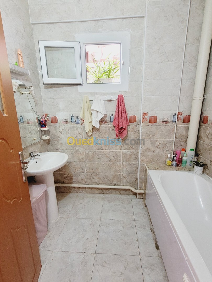 Location Appartement F3 Alger Ain taya