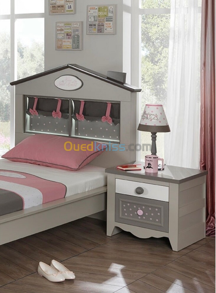 Chambre à coucher filles élégante 