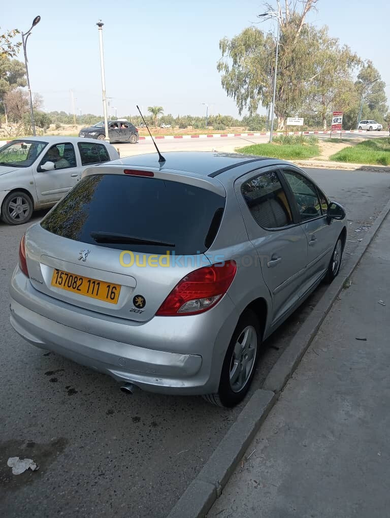 Peugeot 207 2011 