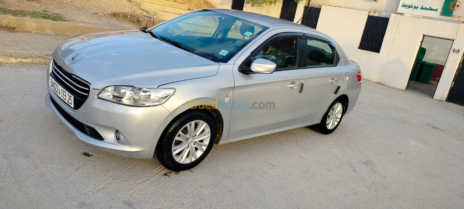 Peugeot 301 2013 Active +