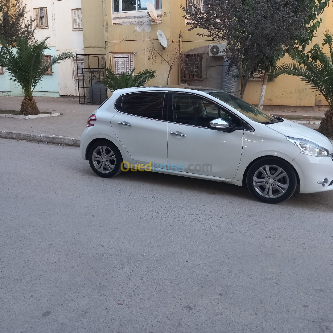 Peugeot 208 2015 208