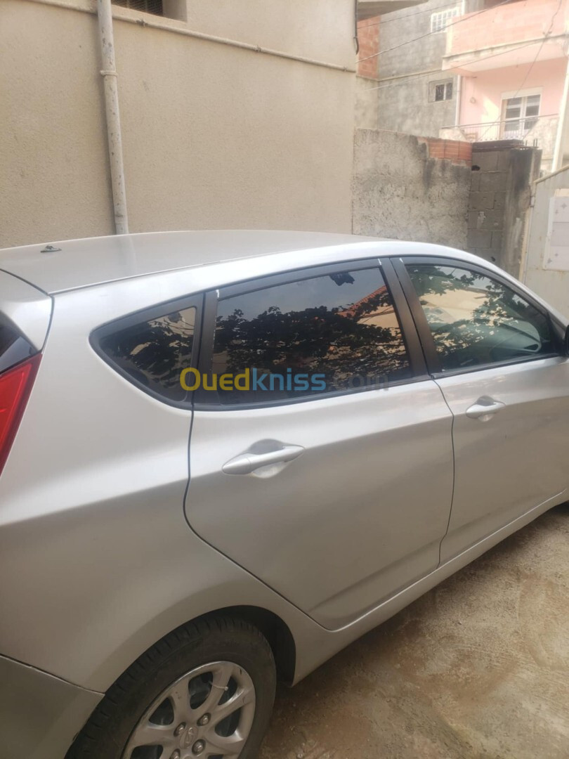 Hyundai Accent RB  5 portes 2012 