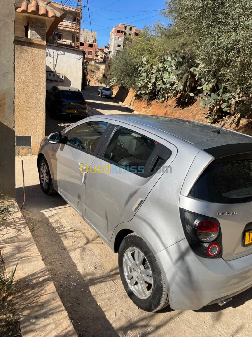 Chevrolet Sonic Hatchback 2014 Sonic Hatchback