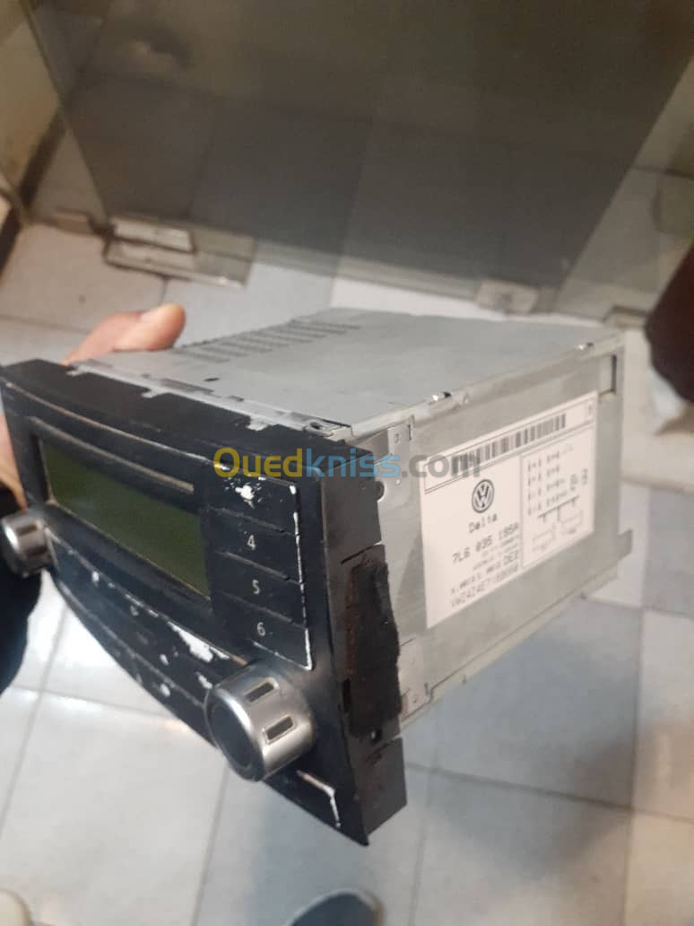 Mini chaine radio et ecran lcd rabbatable dorigine volkswagen touareg