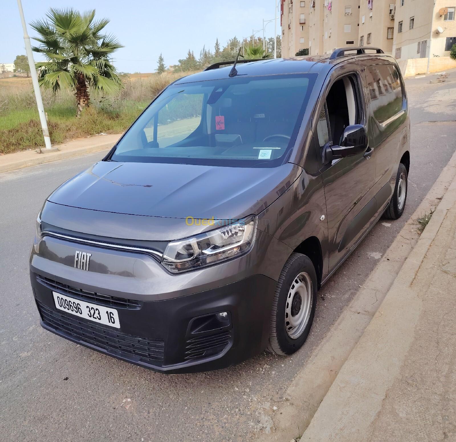 Fiat Doblo 2023 Doblo italien 3 place