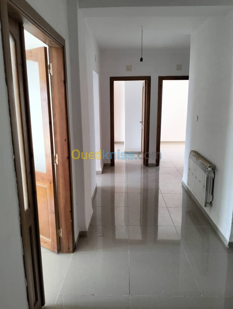 Location Appartement F4 Blida Blida