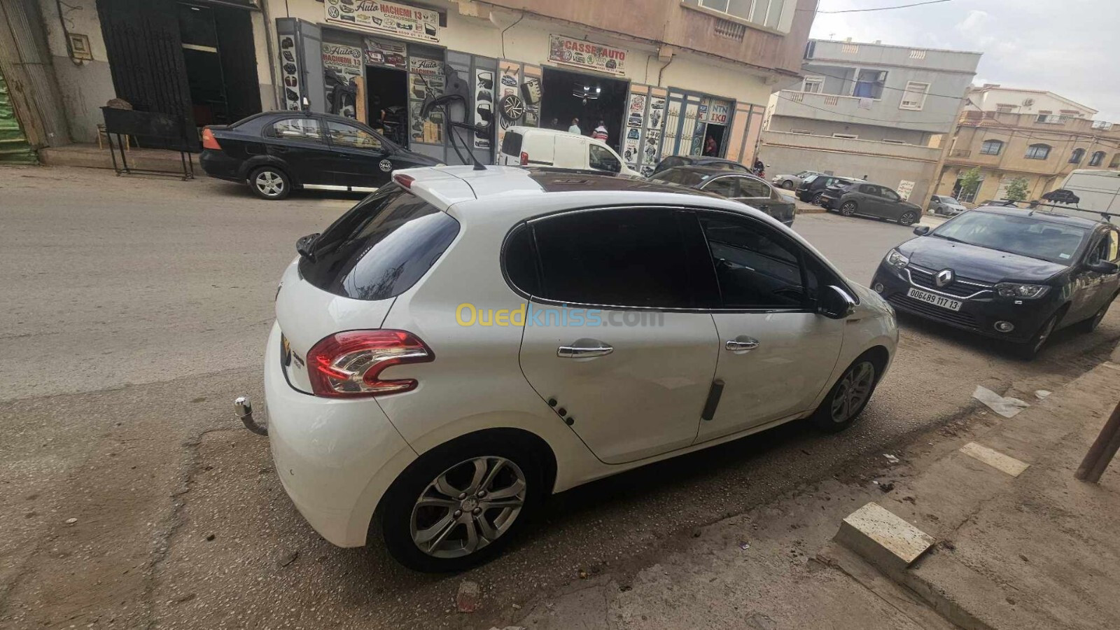 Peugeot 208 2015 Allure Facelift