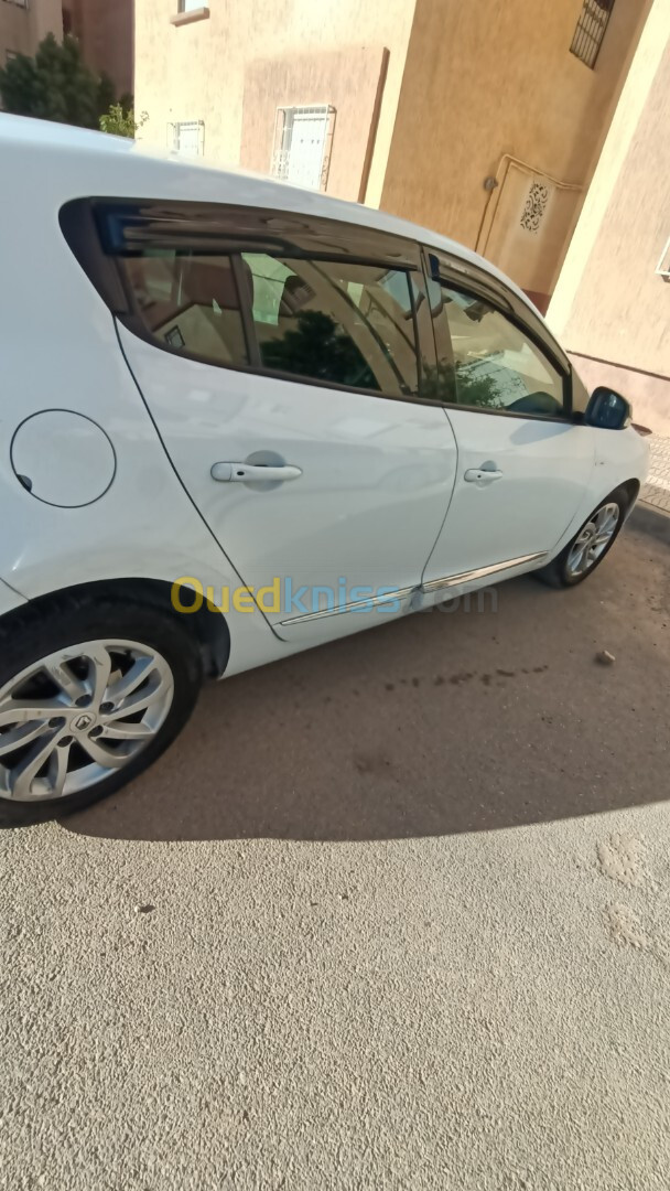 Renault Megane 3 2015 Bose