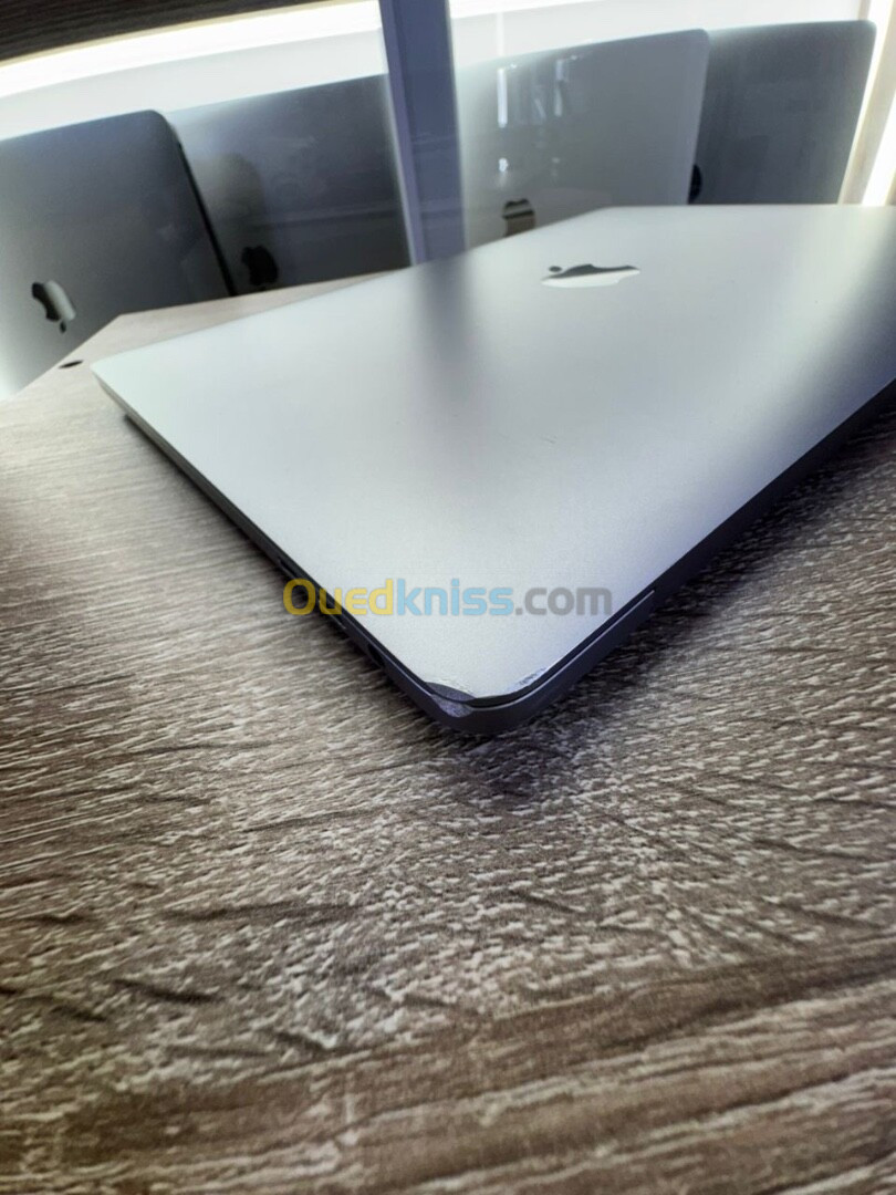 Macbook pro 2020 i5 16gb gb 512 ssd 