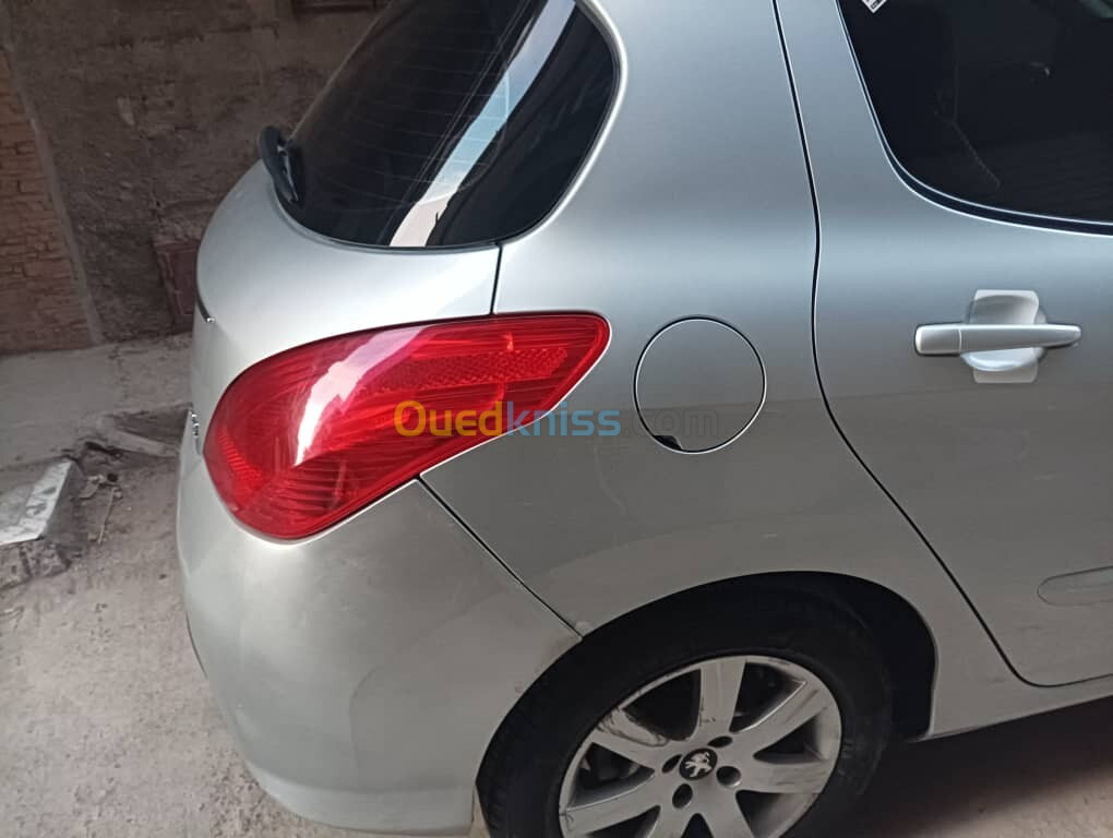 Peugeot 308 2012 Essence 1.6 simple