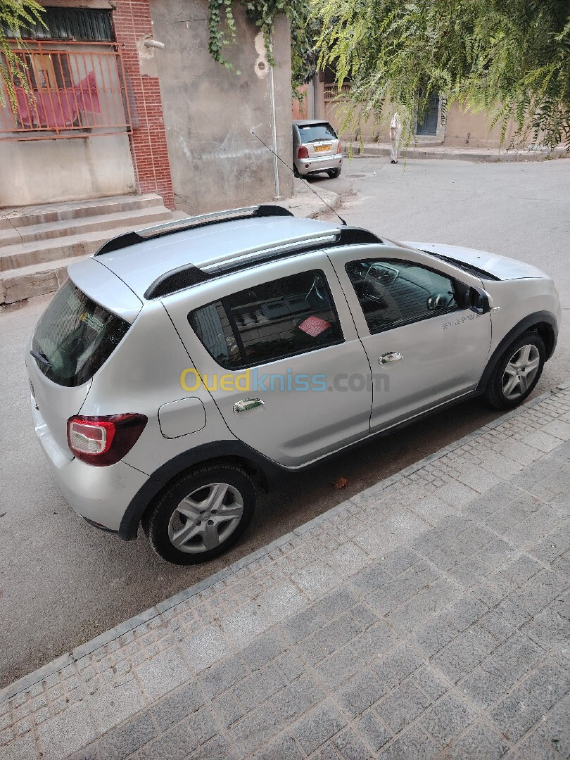 Dacia Sandiro 2015 Sandiro