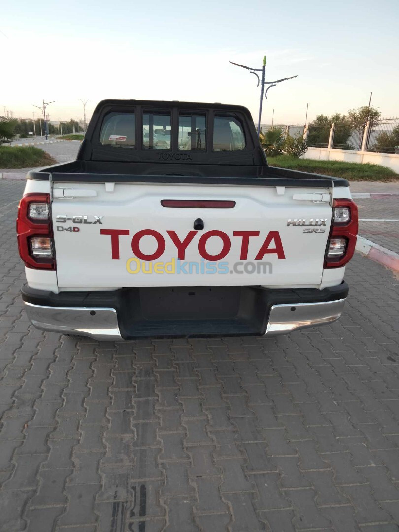 Toyota Hilux 2022 LEGEND DC 4x4