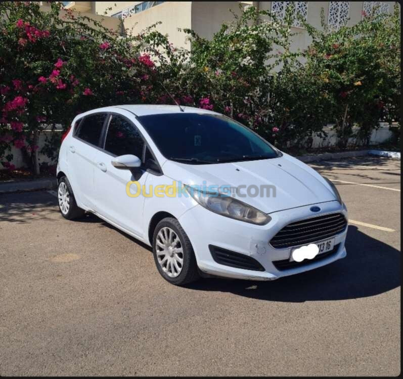 Ford Fiesta 2013 économica