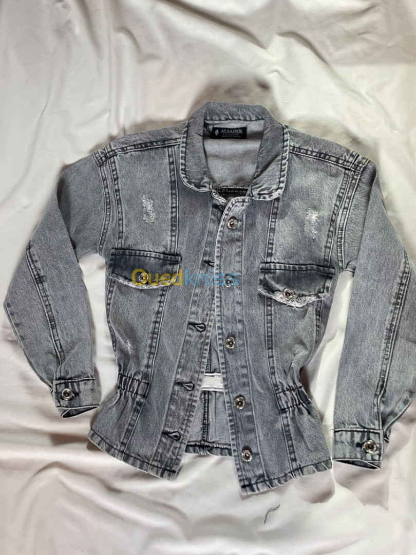 Veste en jean jamais porté 